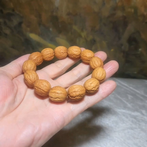 Rare small size 17mm Beijing Mentougou pinkish skin 8 ridges Walnut bracelet