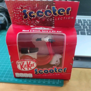 KitKat diecast Minicar series - 2018 KitKat Red Vespa Scooter collection