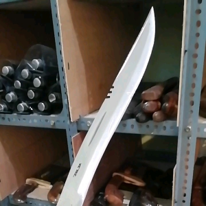 Pisau Badik Motif Ukiran & Pisau Sebaguna: Desain & Fungsi