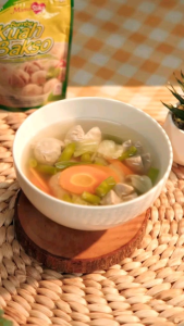 Bumbu Kuah Bakso Sapi MamaSuka merupakan bumbu yang terbuat dari bahan pilihan dan memiliki rasa gurih dengan aroma daging sapi yang sedap untuk kelezatan kuah bakso tanpa harus menambahkan bumbu lainnya. PETUNJUK PENGGUNAAN: - Rebus ½ kg sumsum sapi da