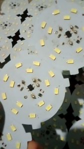 Ready lampu LED 15 watt AC 220 langsung colok listrik nyala cocok untuk dijual lagi kualitas bagus