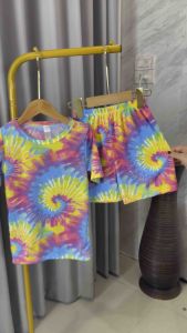 ชุดเด็ก ลายมัดย้อม ลายสงกรานต์ แขนสั้นขาสั้น ผ้าไมโคร นิ่มบางเบาใส่สบายสีสดซักง่ายสีไม่ตก(ส+ส)มัดย้อมก้นหอยใหญ่