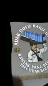 KAOS KATA KATA ADAB DULU BARU ILMU