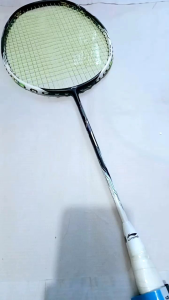 Raket Badminton TECTONIC 9: Pilihan Terbaik untuk Pemula