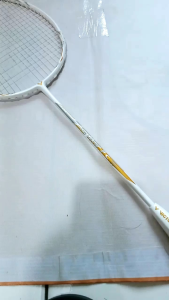 Raket Bulutangkis Thruster F: Pilihan Terbaik untuk Pemula