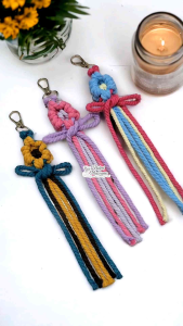TERLARIS | Gantungan Kunci Daisy Macrame | Keychain Macrame | Bag Charm Macrame | Gantungan Tas | Souvenir Ganci