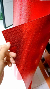 PVC MERAH METALIC PVC MERAH HEXAGONAL LAPISAN LUAR HADCASE LAPISAN TRIPLEK PVC MERAH METALIC
