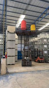 ถัง 200 ลิตร พลาสติก สีแดง มีฝาเปิด-ปิด