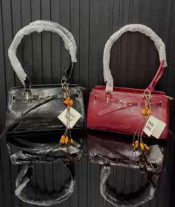 Túi CHl0 Đeo Vai Kèm Charm Size 29cm (Auth Tuồn)