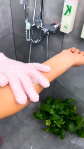 Sarung Tangan Mandi Exfoliating gloves membersihkan daki dan kotoran