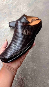 SANDAL BUSTONG KULIT PRIA MOTIF