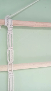 Gantungan Kertas Buket Kado / Cellophane Paper / Ladder Hanger Baju Hijab Sajadah Kayu Tali Makram
