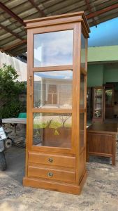 ตู้กระจกไม้สัก สีสักทอง สูง 180 x กว้าง 60 cm.