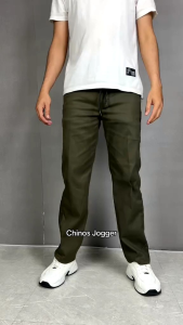 Celana Chinos Pria Panjang: Celana Cowok Casual Pinggang Karet\\n\\n Apa Itu Celana Chinos Pria Panjang?\\n\\nCelana chinos pria panjang adalah celana casual yang populer di kalangan pria dewasa. Dengan desain yang sederhana namun modis, celana chinos pria panjang menawarkan kenyamanan dan gaya yang dapat digunakan sehari-hari. Selain itu, celana chinos pria panjang tersedia dalam berbagai bahan berkualitas tinggi seperti katun twill, yang menjadikannya pilihan ideal untuk pria yang mencari celana casual yang nyaman dan tahan lama.\\n\\n Sejarah dan Asal-usul Celana Chinos\\n\\nCelana chinos berasal dari kata \"chino\" dalam bahasa Spanyol, yang berarti \"Cina\". Awalnya, celana chinos dikenal sebagai celana seragam militer yang digunakan oleh tentara Spanyol di Filipina pada abad ke-19. Selama Perang Saudara Amerika, celana chinos juga digunakan oleh tentara Amerika Serikat sebagai seragam resmi. Seiring berjalannya waktu, celana chinos mulai dikenal dan dipakai oleh masyarakat umum sebagai pakaian casual.\\n\\n Kelebihan Celana Chinos Pria Panjang\\n\\nCelana chinos pria panjang memiliki beberapa kelebihan, antara lain:\\n\\n*   **Kenyamanan**: Celana chinos pria panjang dirancang dengan bahan berkualitas tinggi seperti katun twill, yang menjadikannya nyaman dipakai sehari-hari.\\n*   **Gaya**: Celana chinos pria panjang memiliki desain sederhana namun modis, yang menjadikannya pilihan ideal untuk pria yang mencari celana casual yang stylish.\\n*   **Fleksibilitas**: Celana chinos pria panjang dapat dipakai dalam berbagai situasi, mulai dari acara santai hingga acara formal.\\n\\n Bagaimana Memilih Celana Chinos Pria Panjang yang Tepat?\\n\\nBerikut adalah beberapa hal yang perlu dipertimbangkan saat memilih celana chinos pria panjang:\\n\\n Ukuran dan Fitur\\n\\nPenting untuk memilih ukuran celana chinos pria panjang yang tepat agar nyaman dipakai. Pastikan ukuran celana sesuai dengan ukuran pinggang dan panjang badan Anda. Selain itu, perhatikan fitur tambahan seperti karet pinggang yang dapat memberikan kenyamanan tambahan saat dipakai.\\n\\n Bahan dan Kualitas\\n\\nCelana chinos pria panjang tersedia dalam berbagai bahan berkualitas tinggi, seperti katun twill. Bahan berkualitas tinggi akan memberikan kenyamanan dan tahan lama saat dipakai sehari-hari.\\n\\n Warna dan Motif\\n\\nCelana chinos pria panjang tersedia dalam berbagai warna dan motif, mulai dari warna solid hingga motif corak. Pilih warna dan motif yang sesuai dengan selera dan gaya Anda.\\n\\n Tips Menggunakan Celana Chinos Pria Panjang\\n\\nBerikut adalah beberapa tips untuk menggunakan celana chinos pria panjang:\\n\\n Cara Menyimpan dan Merawat Celana Chinos\\n\\nUntuk menjaga kualitas dan tampilan celana chinos pria panjang, pastikan untuk menyimpan dan merawatnya dengan benar. Hindari mencuci celana chinos pria panjang terlalu sering, dan gunakan deterjen yang sesuai dengan bahan celana.\\n\\n Cara Memadukan Celana Chinos dengan Pakaian Lainnya\\n\\nCelana chinos pria panjang dapat dipadukan dengan berbagai jenis pakaian lainnya, seperti kemeja, kaos, atau jaket. Pilih paduan warna dan motif yang sesuai untuk menciptakan gaya yang modis dan menarik.\\n\\n Celana Chinos Pria Panjang vs Celana Cowok Casual Pinggang Karet\\n\\nBerikut adalah perbandingan antara celana chinos pria panjang dan celana cowok casual pinggang karet:\\n\\n Perbedaan Fitur dan Bahan\\n\\nCelana chinos pria panjang biasanya terbuat dari bahan katun twill, sedangkan celana cowok casual pinggang karet dapat terbuat dari berbagai bahan seperti katun atau polyester. Selain itu, celana chinos pria panjang memiliki desain yang lebih formal dibandingkan dengan celana cowok casual pinggang karet.\\n\\n Kelebihan dan Kekurangan Masing-masing Jenis Celana\\n\\nCelana chinos pria panjang memiliki kelebihan seperti kenyamanan, gaya, dan fleksibilitas. Namun, celana chinos pria panjang mungkin kurang cocok untuk pria yang mencari celana dengan desain yang lebih santai. Sedangkan celana cowok casual pinggang karet memiliki kelebihan seperti desain yang lebih santai dan kenyamanan tambahan karena adanya karet pinggang.\\n\\n Kesimpulan\\n\\nCelana chinos pria panjang adalah pilihan yang tepat untuk pria dewasa yang mencari celana casual dengan kenyamanan dan gaya. Dengan memilih bahan berkualitas, ukuran yang tepat, dan warna yang sesuai, Anda dapat menikmati celana chinos pria panjang sebagai bagian dari kehidupan sehari-hari Anda.\\n\"\n}