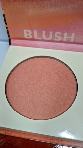 AVON ULTRA COLOUR BLUSH POWDER 8g| NEW LOOK | HIGHLY PIGMENTED BLUSH| VITAMEN E|HYALURONIC ACID|