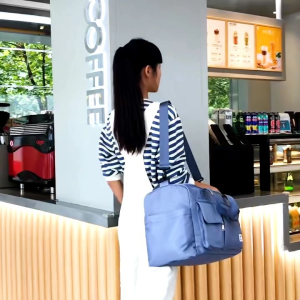 Tas Travel Wanita: Tas Tangan, Koper, Tas Bahu, Tas Olahraga Gym & Tas Selempang Terbaru