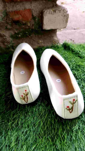 Fourf - Sepatu Kerja pantofel putih Sulam Bordir Slip On