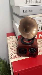 复古留声机音乐盒 Vintage Phonograph Music Box这款音乐盒的外形采用复古留声机设计,颜值爆表😍是送礼首选‼👍 不要再送千篇一律的芭蕾舞女郎音乐盒了😆 #好物分享