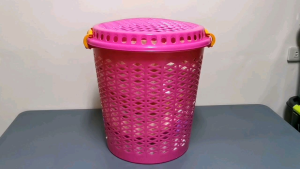 Round Basket with Clip