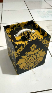 Celengan Karakter Motif Batik Black Gold (Pakai Kunci) - Celengan Kunci - Celengan Besar Pakai Kunci