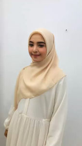 Hijab Segi Empat Bella Square Pollycotton Premium Jahit Tepi Size 115X115