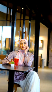 Hijab Segi Empat Nadheera Luxury Terbaru Flo Scraf