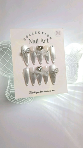 Móng tay thiết kế Nail box mắt mèo bạc nơ ruy băng vải mã số AB35