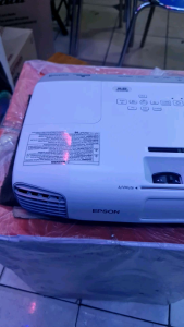 LCD PROYECTOR EPSON EB 98 LCD PROYECTOR 3300 ANSILUMEN NEW