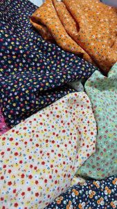 80cm x 1m5 vải lụa mango hoa nhí mềm đẹp may áo kiểu đầm váy bộ bé pha phối trang trí khổ 1m5(C1)