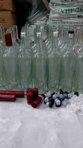 Chai thủy tinh trong suốt dáng cao 750ml