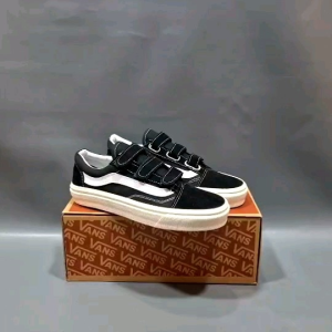 Sepatu Sneakers Import Vans Old Skool Velcro Black White OG Pria Wanita 36-43
