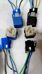 rơ le trung gian kèm rắc  5 chân 6 chân  4 chân 12v xanh đen