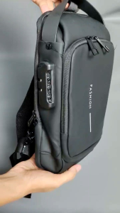 kindstore Tas Selempang Pria Tas Pria Sling Bag Pria Charger USB sling bag cowok import premium keren