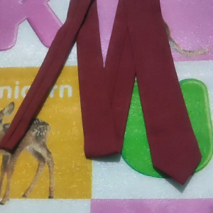 dasi sekolah sd merah polos panjang 110 cm