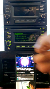 máy phát nhạc 24v bluetooth liền Amly xe tải . Tính năng 24v Bluetooth/Aux 3.5 / usb/ out sub bass/ Micro / Out RCA / OUT 6mm./ radio/ cd mp3.