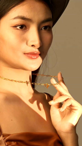 Vachana - Stainless Steel Paperclip T Bar Chain Necklace