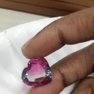 Synthetic Bi-color sapphire Heart shape 16x15 18 carat
