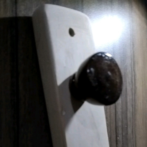 Kapstok Kayu & Gantungan Dinding: Aksesoris Ruang Kerja yang Estetik