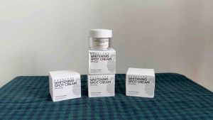 Kem dưỡng trắng da mờ thâm tàn nhang chống lão hoá dưỡng ẩm Roselune Whitening Spot Cream Hàn Quốc 50g
