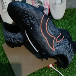 SEPATU BOLA DEWSA ORTUS CATALIS HITAM OREN FREE+KOAS KAKI