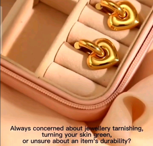 BÔNG TAI TITAN CỎ 3 LÁ ĐÍNH ĐÁ TIM 🩷💛 - TITAN CHUẨN LOẠI 1 KO ĐEN KO GỈ