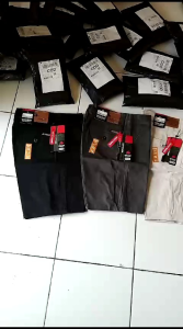 Celana Chino Pendek Pria Dewasa Tebal Free Sticker dan Gantungan