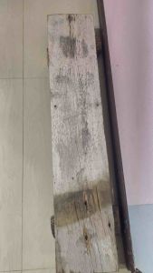 driftwoodไม้เก่าพร้อมท่อนไม้คู่วางรองฐานสำหรับตกแต่งสไตล์เรียบง่ายหรือใช้วางอเนกประสงค์ตามต้องการ