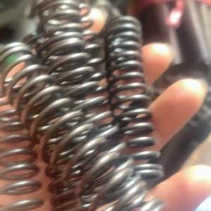 Lò xo nén phi 16(sợi 1mm1.2mm:2mm dài 100mm150 mm)👍👍👍
