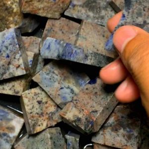 Batu Badar Besi Totol Biru Unik / Bahan Badar Besi Biru Totol Nempel Magnet / Lempengan Badar Besi Totol lengket magnet super quality