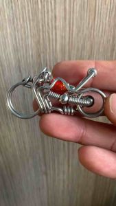 Móc khoá thủ công inox 304 hình dáng xe motor kết hợp đá phong thuỷ