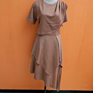 midi dress wanita coksu coklat muda pastel POSH THE LABEL cewek M L lengan pendek MEWAH asimetris santai