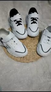 Sepatu Sneaker Anak Cewe/Cowo Ukuran 26-35 Kode SPT01A