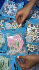 Khẩu trang Kitty cho bé gái mùa hè xinh đẹp từ 6-12 tuổi Túi 10c cái