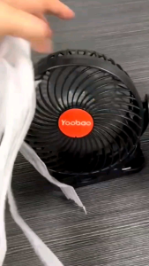 Quạt kẹp tích điện Yoobao F8 có đèn chiếu sáng kiêm sạc dự phòng 3in1 pin 8000mAh dùng liên tục 8 tiếng tới 30 tiếng